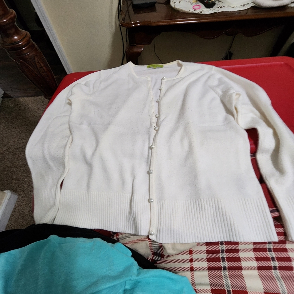 Sweater - Picture 3 of 3